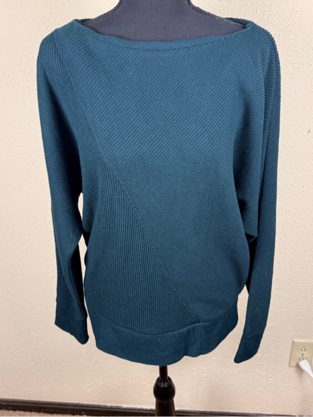 Nine Britton Women’s Large Blue Green Ribbed Boatneck Women's Sweater Classic